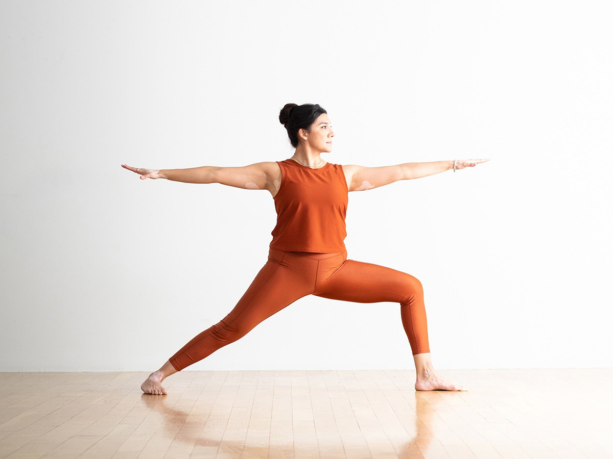 Infino-tu-the-chien-binh-2-Warrior-II–Virabhadrasana-II-(4)