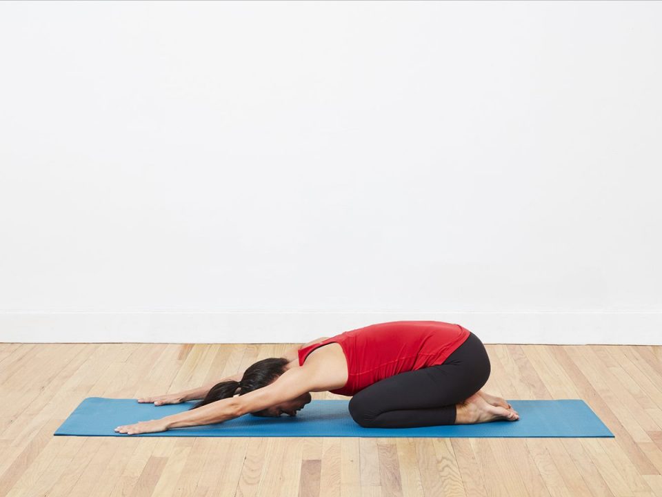 Infino-yoga-tu-the-em-be-Child’s-Pose–Balasana (5)